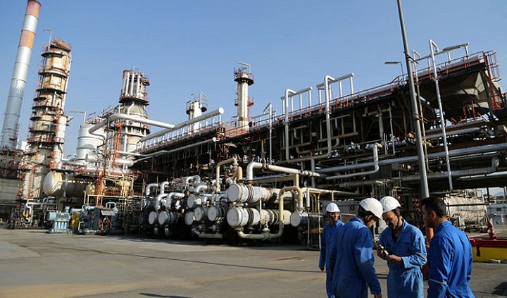 واشنطن تفرض عقوبات على شبكة تنقل النفط الإيراني إلى الصين