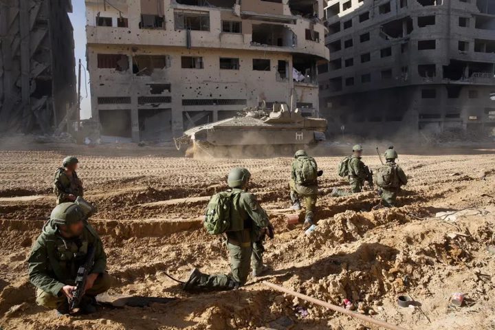 جيش الاحتلال ينشر قواته في عدة نقاط بغزة