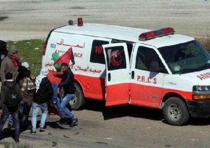 الاحتلال يعتدى على طواقم الإسعاف ويصدم مركبة مواطن في بيتا جنوب نابلس