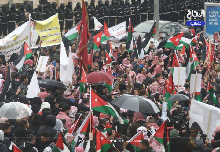 مظاهرات حاشدة في الأردن رفضا لتصريحات ترامب لتهجير الفلسطينيين