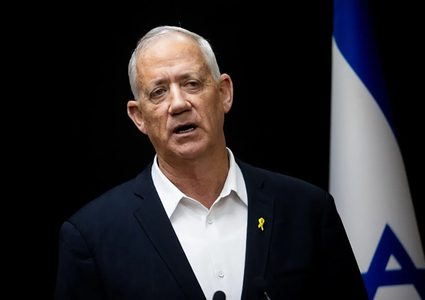 غانتس: نتنياهو كان على علم بالحالة الصعبة للأسرى الإسرائيليين بغزة