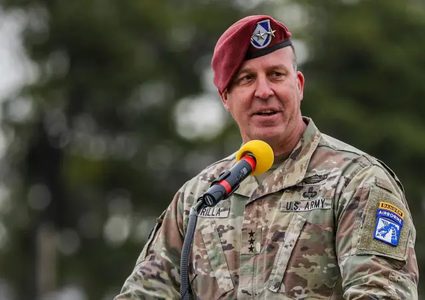 قائد القيادة الوسطى للجيش الأميركي يلغي دخوله لغزة