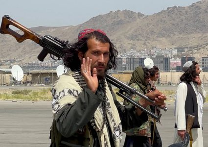 5 قتلى بهجوم انتحاري أمام مصرف في أفغانستان