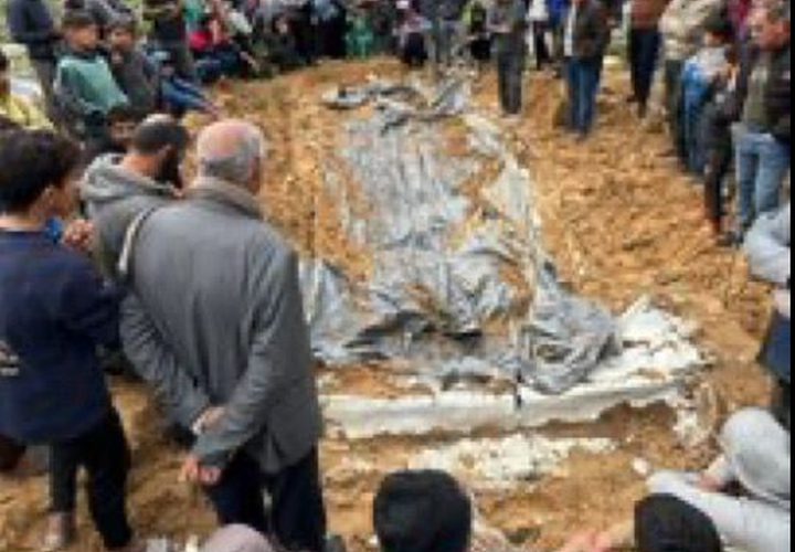 تشييع جثامين 33 مواطنا  تم انتشالهم من تحت الأنقاض في بيت لاهيا شمال قطاع غزة