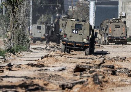 الاحتلال يهدم منزلا في مخيم نور شمس ويواصل تدمير البنية التحتية والممتلكات