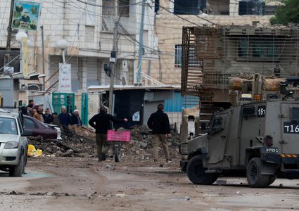 الاحتلال يصيب مواطنين في مخيم جنين في العدوان الإسرائيلي المتواصل منذ 23 يوماً