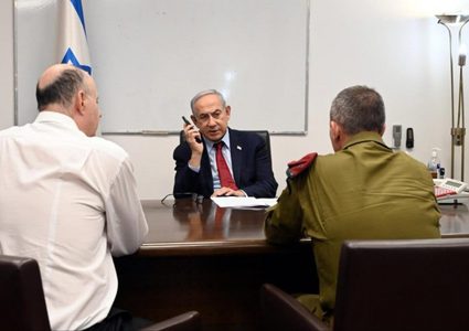 فريق التفاوض الإسرائيلي يوصي بحل أزمة المحتجزين وليس تفجير الصفقة