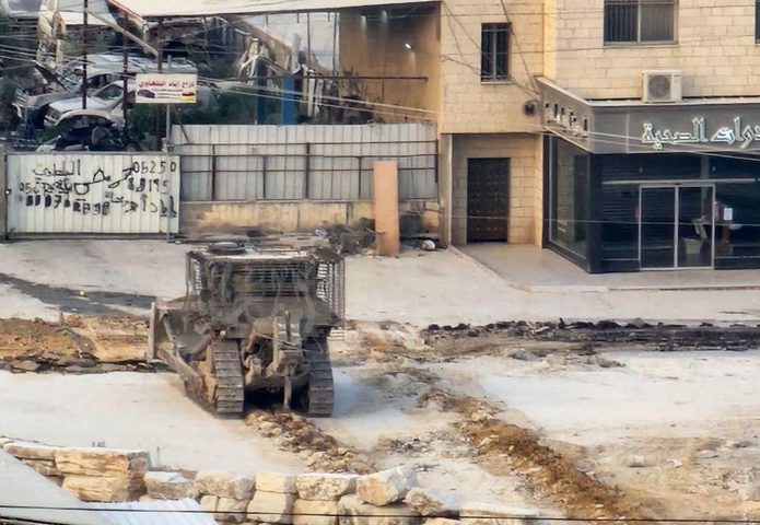 طولكرم: اقتحام متواصل وتدمير واسع للبنية التحتية