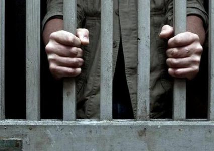 الأشغال الشاقة المؤبدة لمدان بتهمة القتل العمد