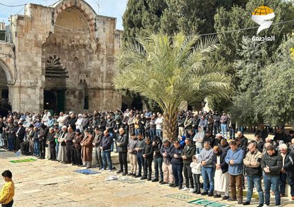 40 ألفا يؤدون صلاة الجمعة في المسجد الأقصى