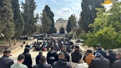 40 ألفا يؤدون صلاة الجمعة في المسجد الأقصى