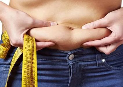 كيف تؤثر دهون البطن على صحة الدماغ؟