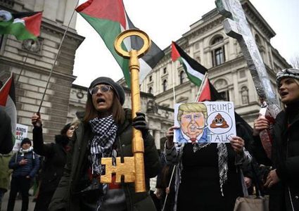 تظاهرة ضخمة في لندن؛ دعماً لفلسطين ورفضاً لمخططات التهجير.