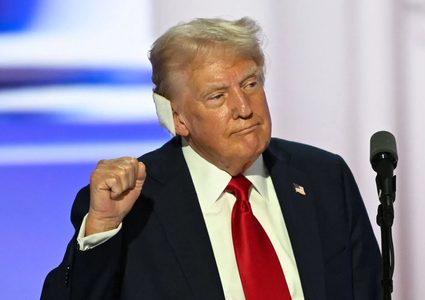 إعلام عبري يكشف تفاصيل عن خطة ترمب للانتقال من صفقة القرن إلى "التريليون دولار"