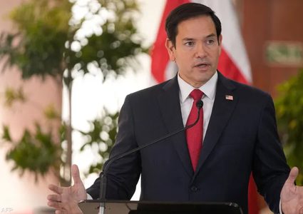 في أول زيارة رسمية.. وزير الخارجية الأمريكي يصل الرياض