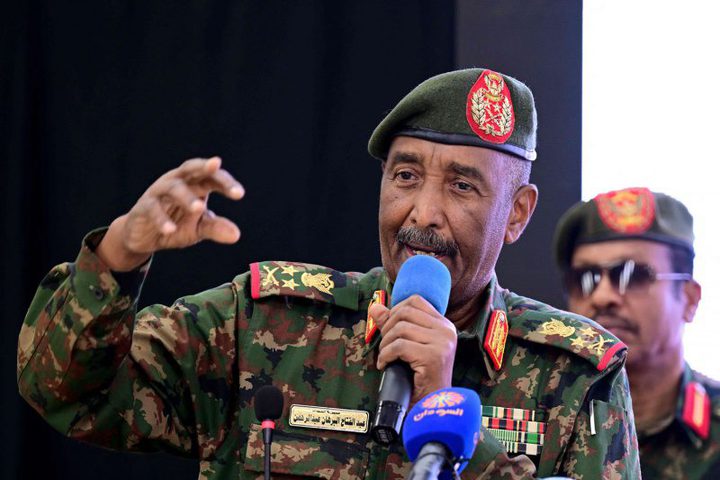 البرهان: كل الشعب السوداني يقاتل خلف قواته المسلحة