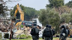 الاحتلال يهدم منزلا في كفر الديك غرب سلفيت