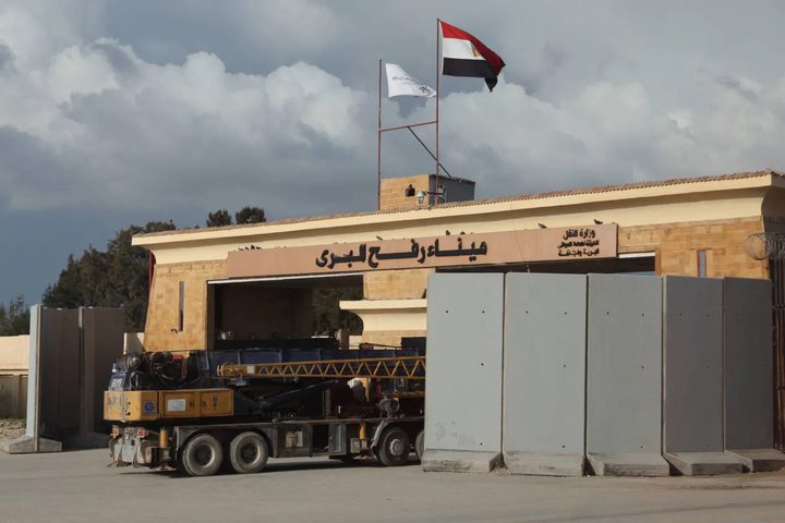 بدء دخول المعدات الثقيلة إلى قطاع غزة من معبر رفح