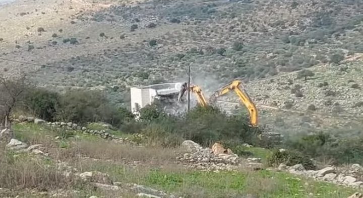جيش الاحتلال يهدم منزلا في كفرالديك غرب سلفيت