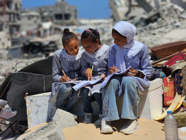 وزيرة فلسطينية: تفكيك الأونروا سيفقد 660 ألف طالب حقهم في التعليم