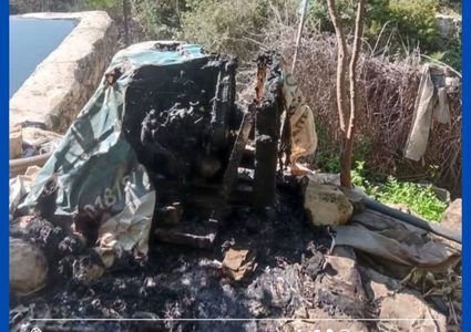 مستوطنون يعتدون على أراضي وممتلكات الأهالي في قرية بيتللو غرب رام الله