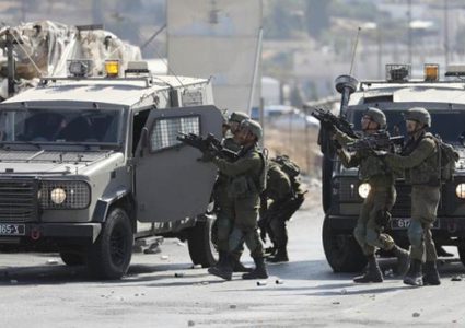 قوات الاحتلال تحاصر منزلا في مخيم الفارعة جنوب طوباس