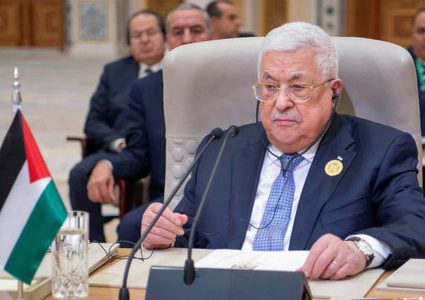 الرئيس محمود عباس يطرح الرؤية الفلسطينية في القمة العربية الطارئة