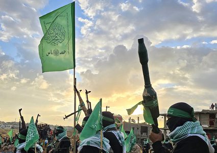 كتائب القسام تنتشر بموقع تسليم جثامين الإسرائيليين شرق خانيونس