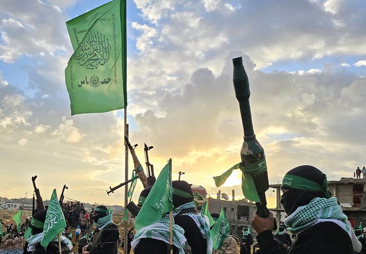 كتائب القسام تنتشر بموقع تسليم جثامين الإسرائيليين شرق خانيونس
