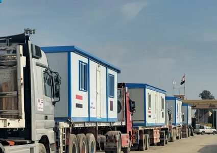 حكومة غزة تنفي دخول بيوت متنقلة للإيواء إلى القطاع