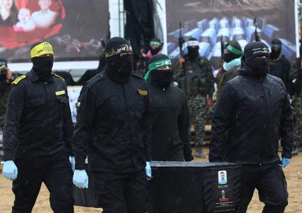 حماس: تلقينا من الوسطاء ادعاءات الاحتلال بشأن الجثة وسنفحصها بجدية