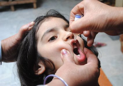 غزة: انطلاق حملة تطعيم ضد "شلل الأطفال"