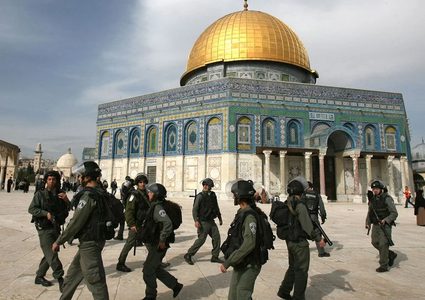 شرطة الاحتلال تبعد الأسرى المفرج عنهم عن المسجد الأقصى قبيل رمضان