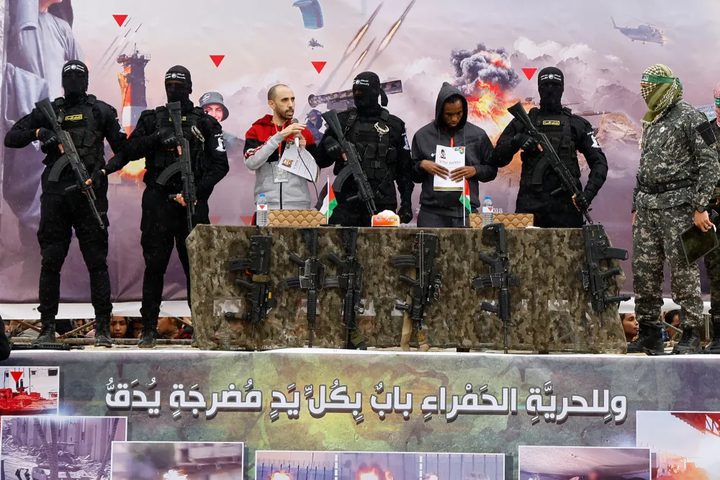 مختص بالشأن الإسرائيلي: نتنياهو يريد عرقلة صفقة تبادل الأسرى بسبب مصالحه