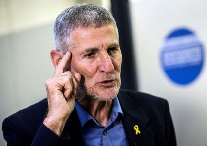 "أبواب الجحيم ستفتح".. رئيس حزب إسرائيلي يحذر نتنياهو من إفشال صفقة غزة