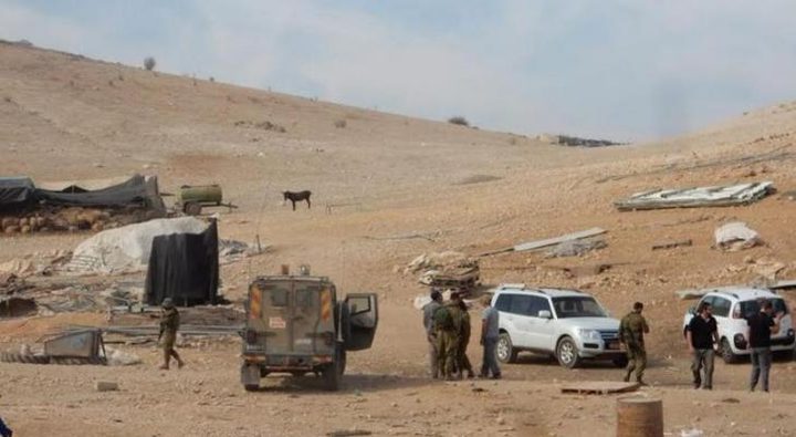 مستوطنون يسرقون خيمة سكنية ومحتوياتها في الأغوار