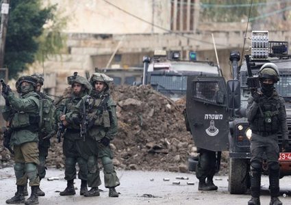 الاحتلال يخطر بهدم 11 منزلا في مخيم نور شمس شرق طولكرم