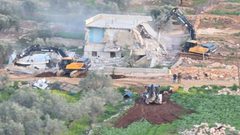 الاحتلال يهدم منزلا في كفر الديك