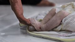 البرد القارس يودي بحياة خمسة أطفال رضع في قطاع غزة (محدث)