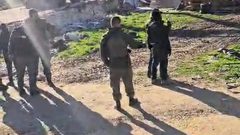 الاحتلال يهدم منزل مواطن في الزعيم شرق القدس ويشرّد عائلته