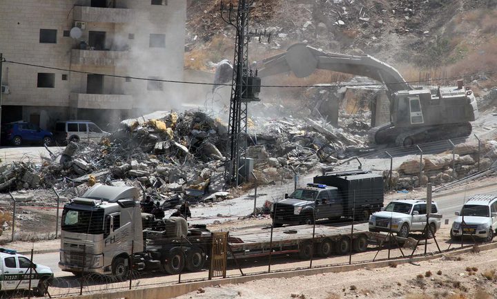 الاحتلال يهدم منزلا قيد الإنشاء في قرية بيت إجزا شمال غرب القدس