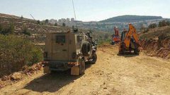 مستوطنون يواصلون شق طريق استيطاني قرب عرب المليحات غرب أريحا