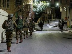 الاحتلال يعتقل ستة مواطنين بينهم امرأة من محافظة الخليل