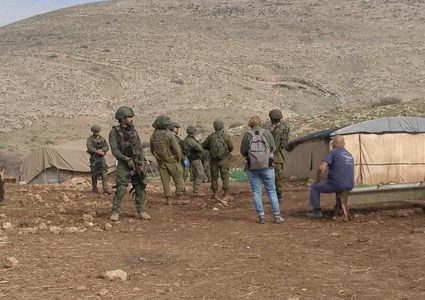 مستوطنون يدمرون خياما للمواطنين في الأغوار الشمالية