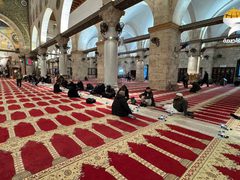 موائد افطار الصائمين في اليوم الثاني لشهر رمضان المبارك في اولى القبلتين وثالث الحرمين