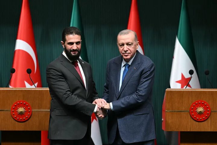 تركيا وبريطانيا تناقشان مستقبل سوريا