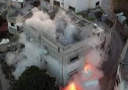 الاحتلال يفجر منزل عائلة الشهيد محمد مسك في الخليل