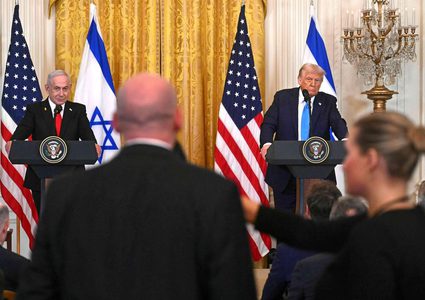 تقرير يكشف: كبار المسؤولين بإدارة ترامب منفتحون على توسيع خطة غزة لتشمل الضفة