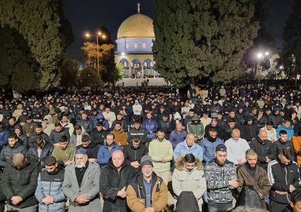 85 ألف مصل يؤدون صلاتي العشاء والتراويح في المسجد الأقصى