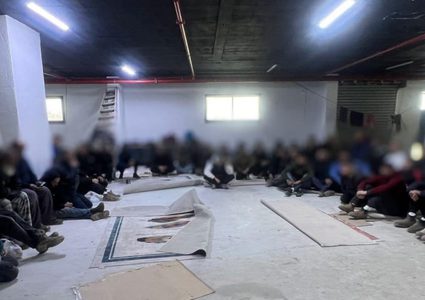 اعتقال 55 عاملا فلسطينيا لعدم حيازتهم تصاريح عمل أثناء تواجدهم في كفر كنا داخل الخط الأخضر.